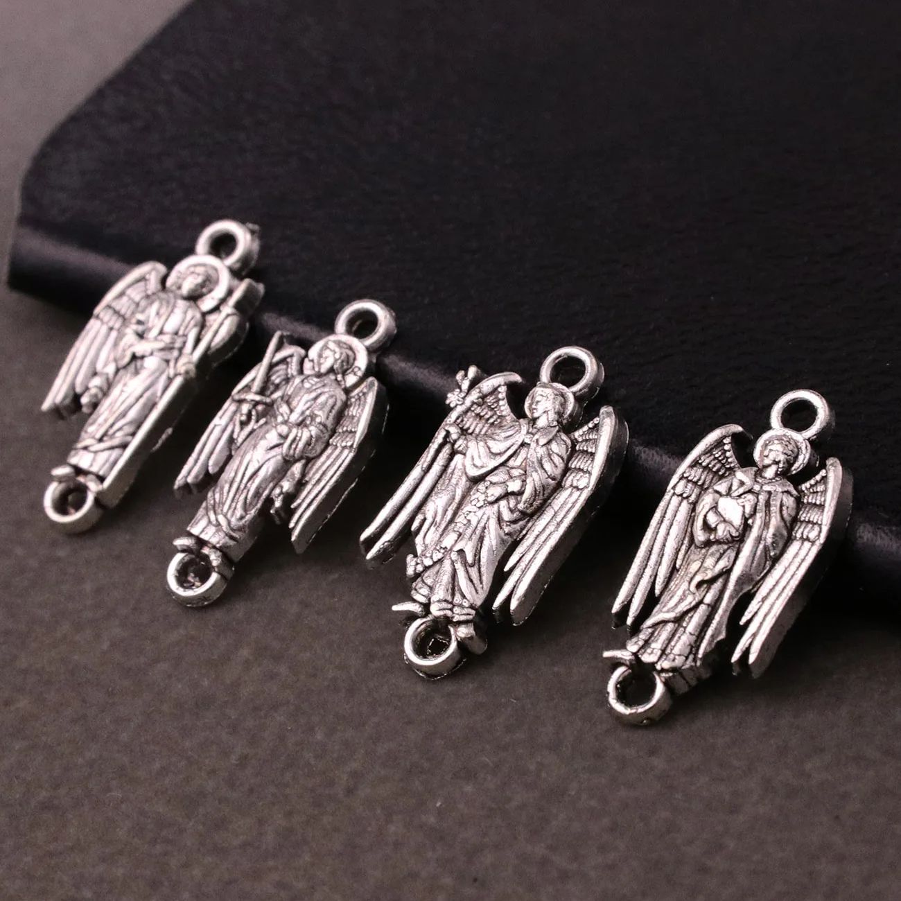 4 pezzi La medaglia dell'Arcan - Jewelry Making Michaels recensione e prezzo